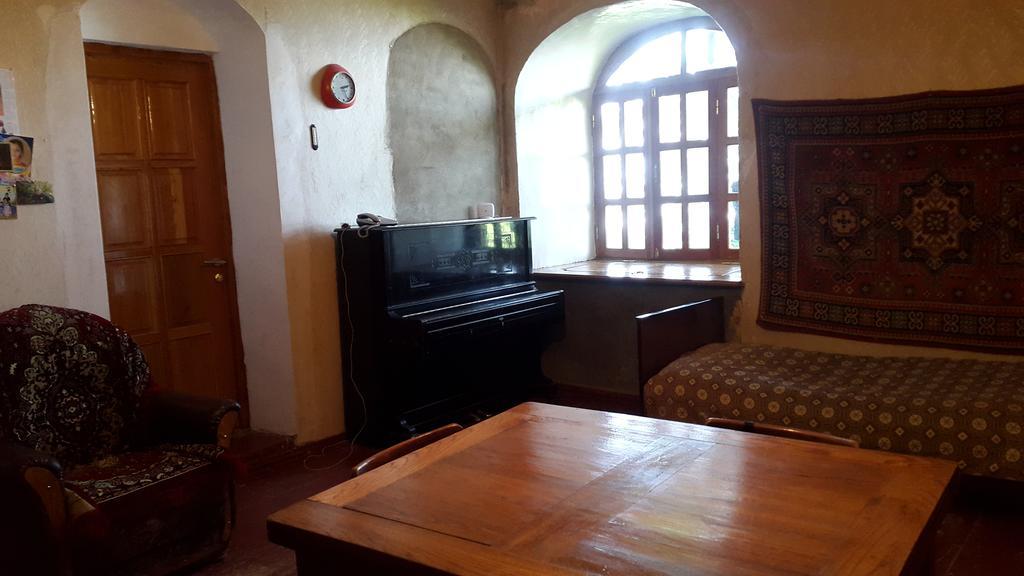 Guest House Shota Sighnaghi Esterno foto